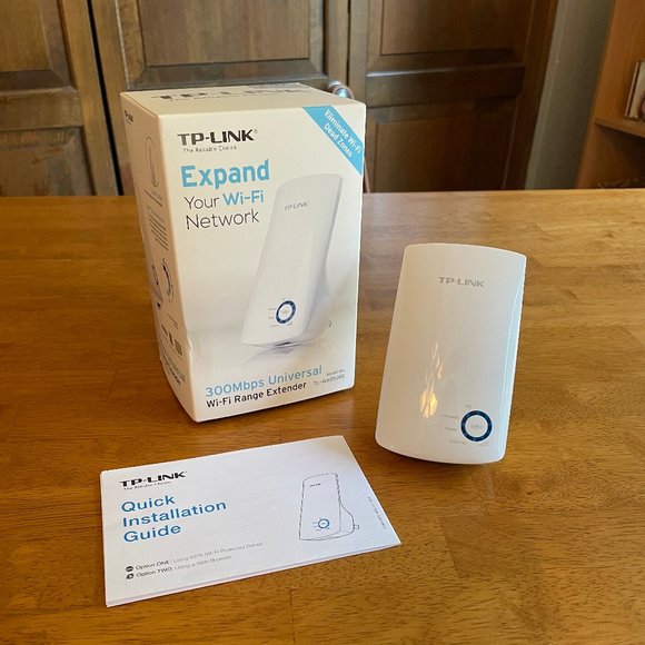 TP-Link white 300Mbps Universal Wi-Fi range extender - Picture 1 of 5